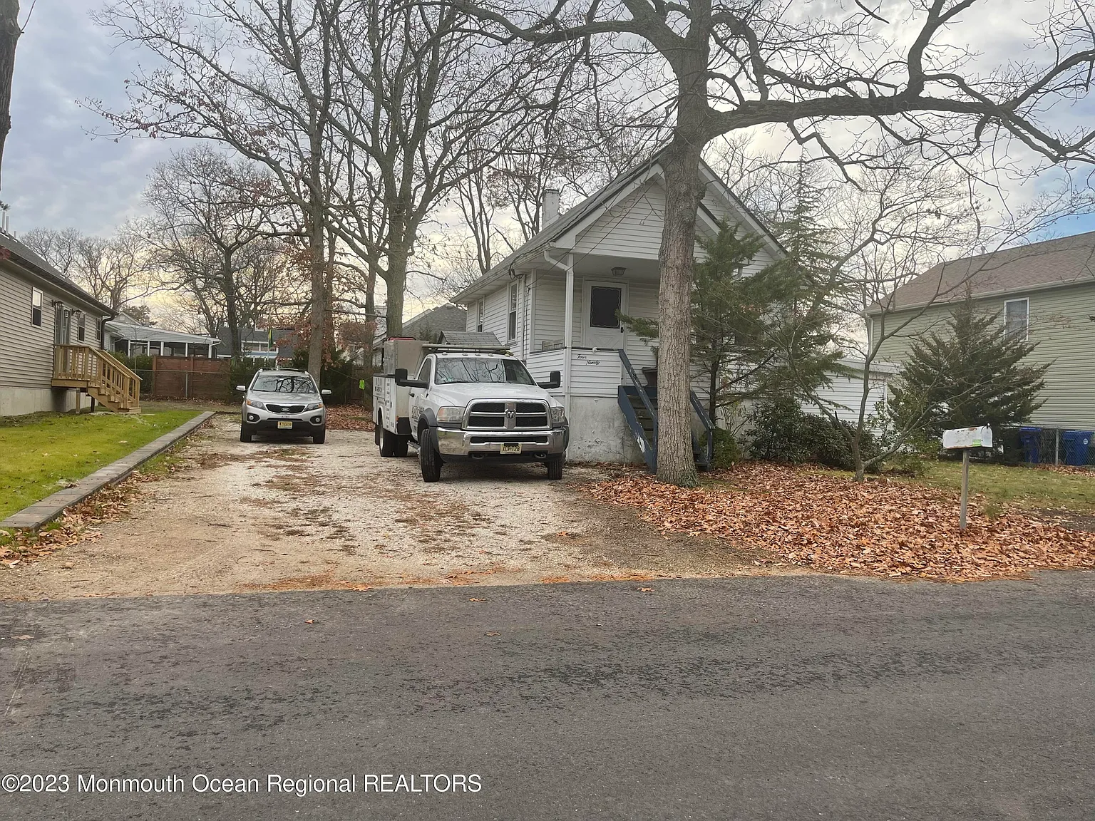 490 Monmouth Avenue photo 1