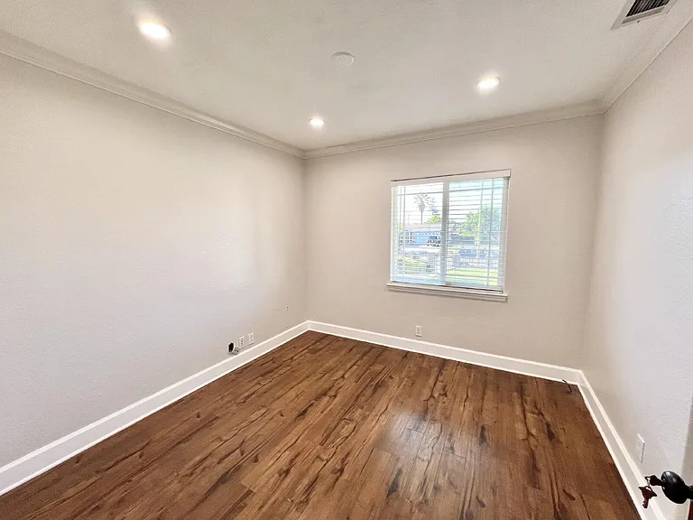 2494 Lone Oak Dr — Photo 37
