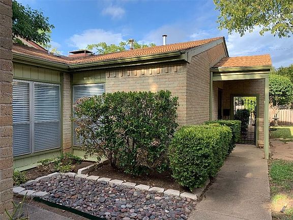 2nd image of 1518 El Camino Real