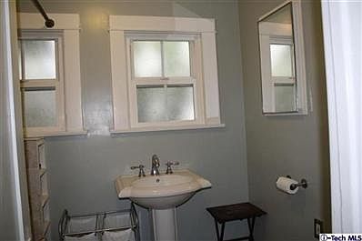 4th image of 3053 Hollister Ave