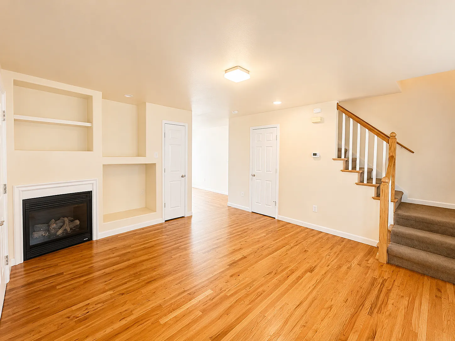 3 bed, 2.5 bath, 1388 sqft, $2,200 — Photo 4