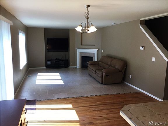5th image of 16711 129th Avenue Ct E