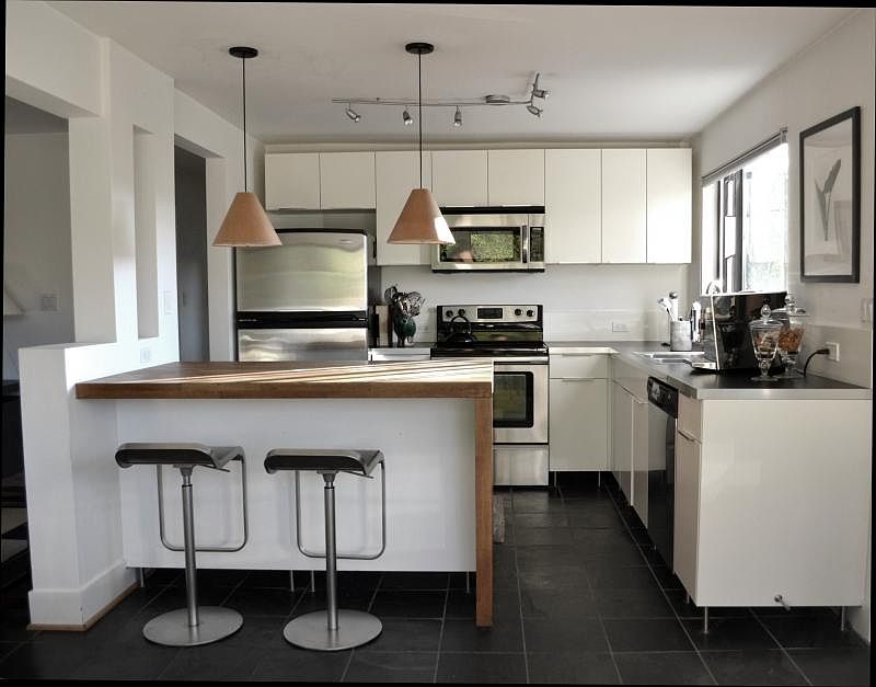 1st image of 2404 Thorndyke Pl W APT 11