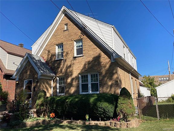2nd image of 2910 Grand Ave
