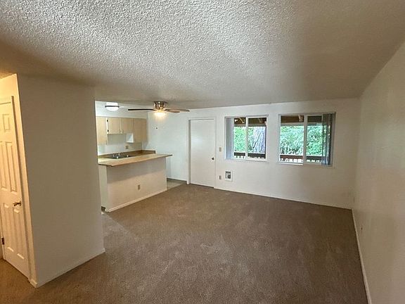 3rd image of 4788 Skyline Rd S APT 6