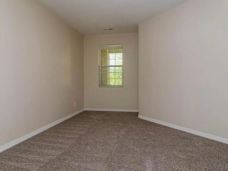 966 S Courtyard Ln — Photo 19