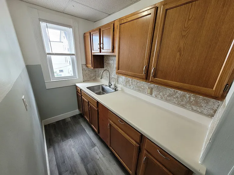 323 Dubuque St & 142-146 Wayne St — Photo 27