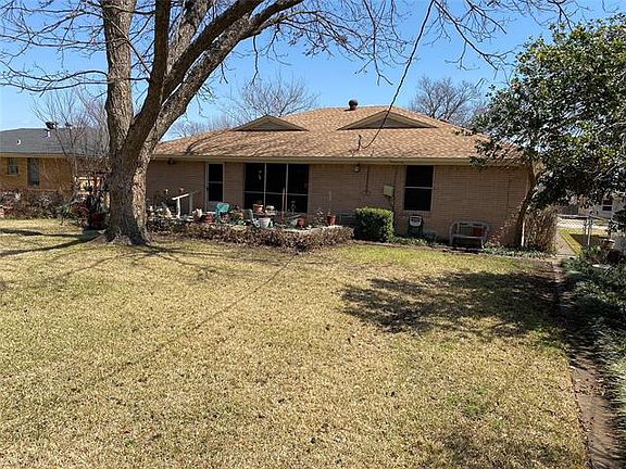 2nd image of 320 Hilltop Ln