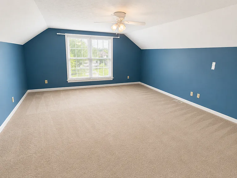 243 Newfield Cir — Photo 16