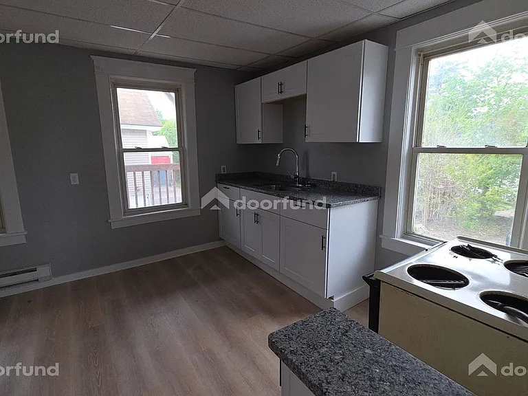 224 Main St #4 — Photo 3