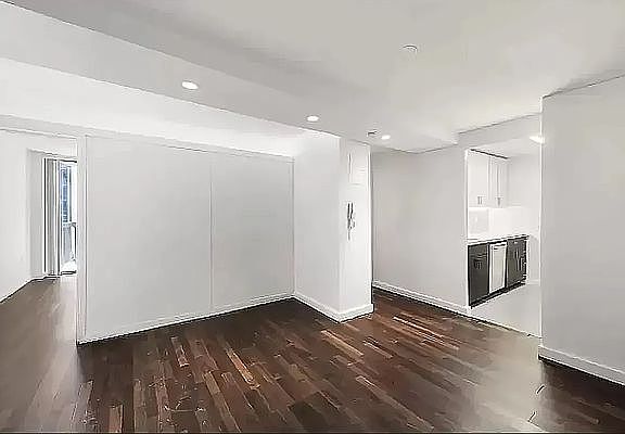 3rd image of 184 Lexington Ave #3A**