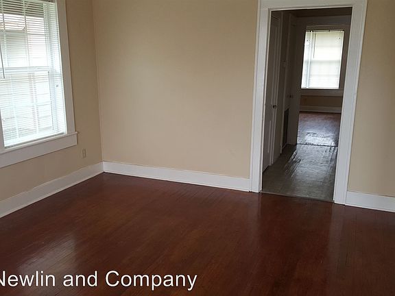 3rd image of 742 W Avenue Z