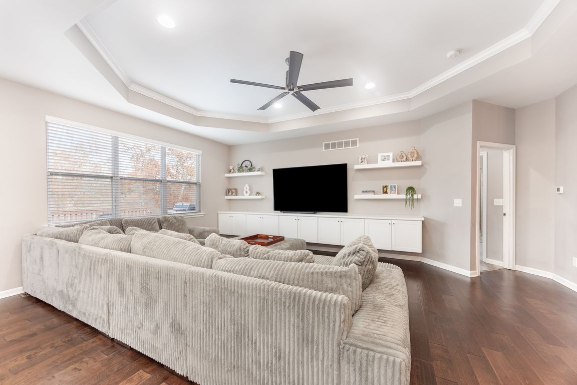 next background image