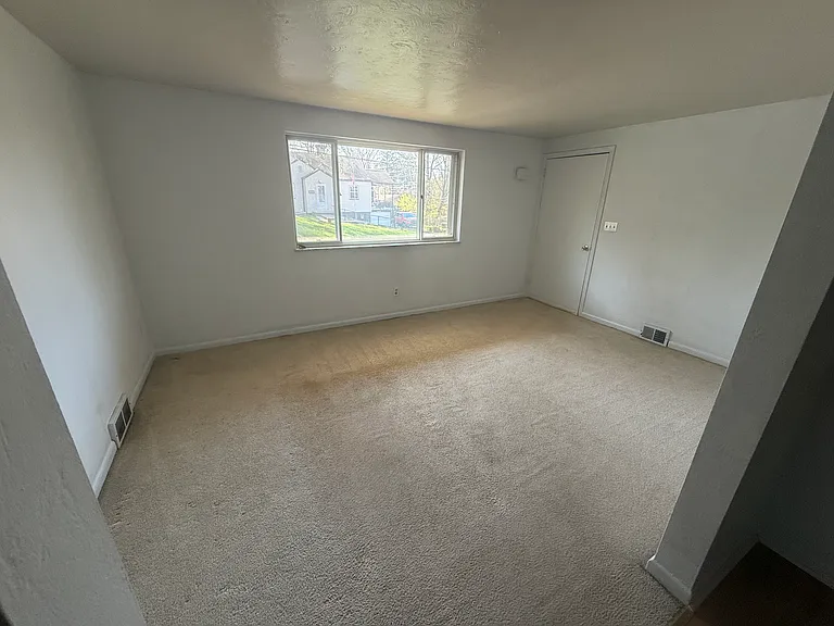 903 Chester Ave #1 — Photo 9