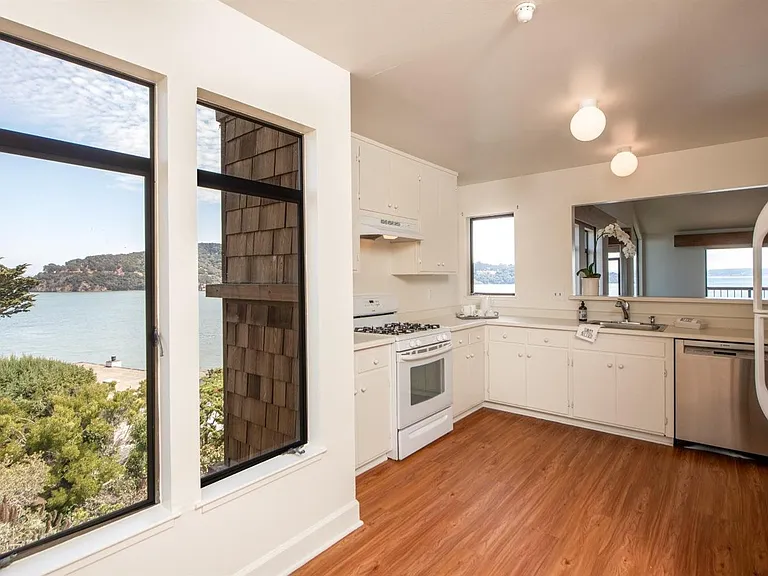 24 Linda Vista Ave — Photo 3