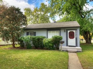 22845 Violet St, Farmington, MI 48336