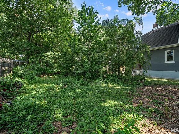 4th image of 2624 Margarette Ave