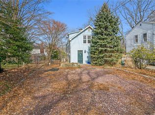 7 Wainscott Dr, Sound Beach, NY