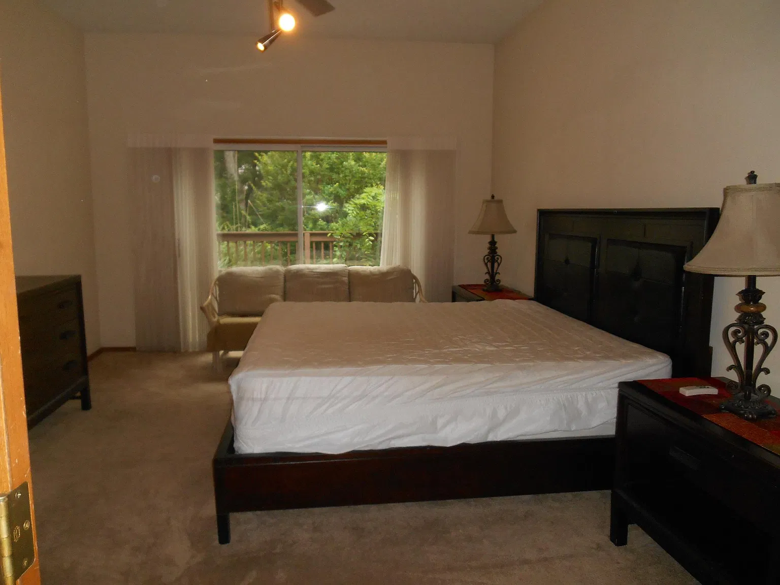 3 bed, 2011 sqft, $1,600 — Photo 4