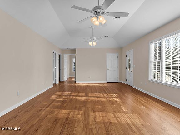 5th image of 176 Tilton Street