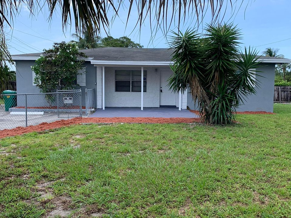 1st image of 240 NW 38th Avenue