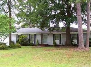 118 Greenbriar Rd, Greenwood, SC 29649