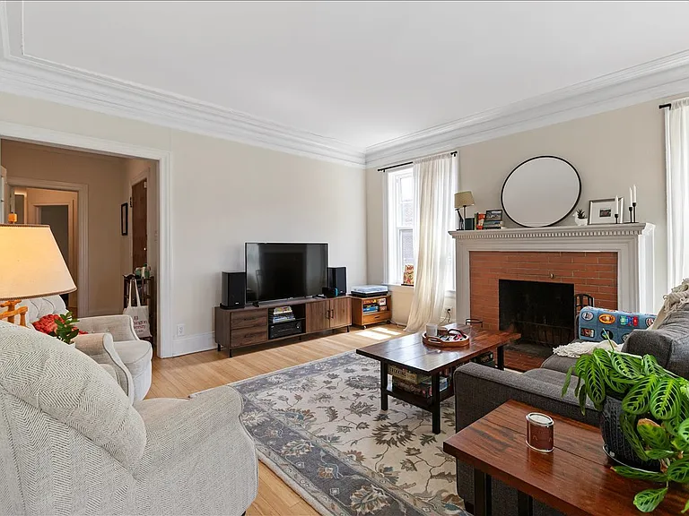 5331 S Cornell Ave #3 — Photo 4