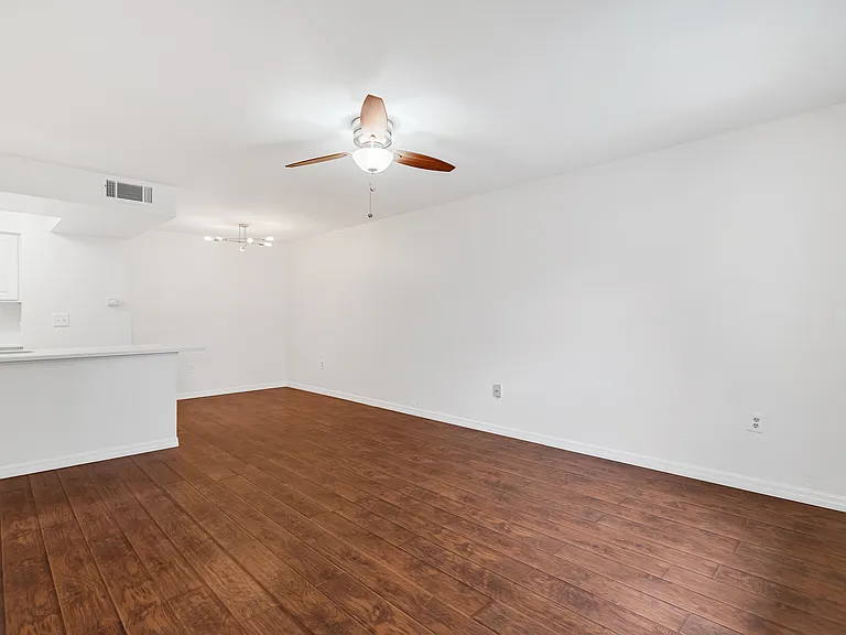 3012 Parkway Blvd #307 — Photo 7