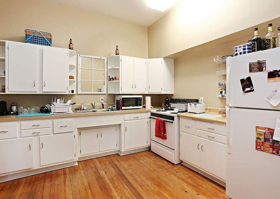 2nd image of 22 S Lincoln Ave APT D