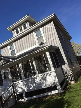 Watson St SW — Photo 1