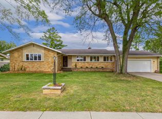 405 Elmberta St, Mauston, WI 53948