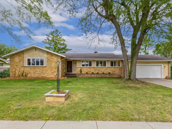 405 Elmberta St, Mauston, WI 53948