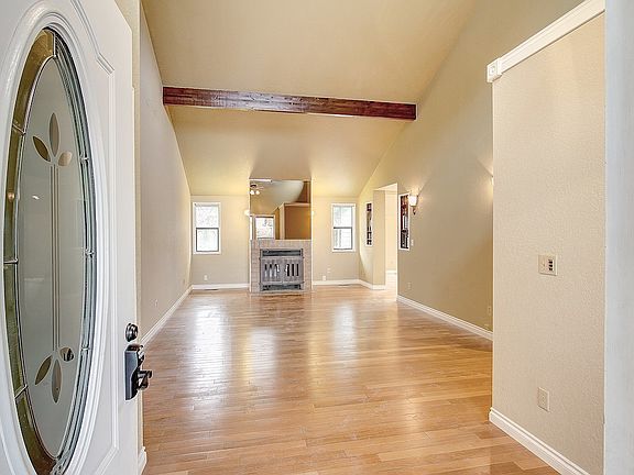 5th image of 3413 Oakmont St NE