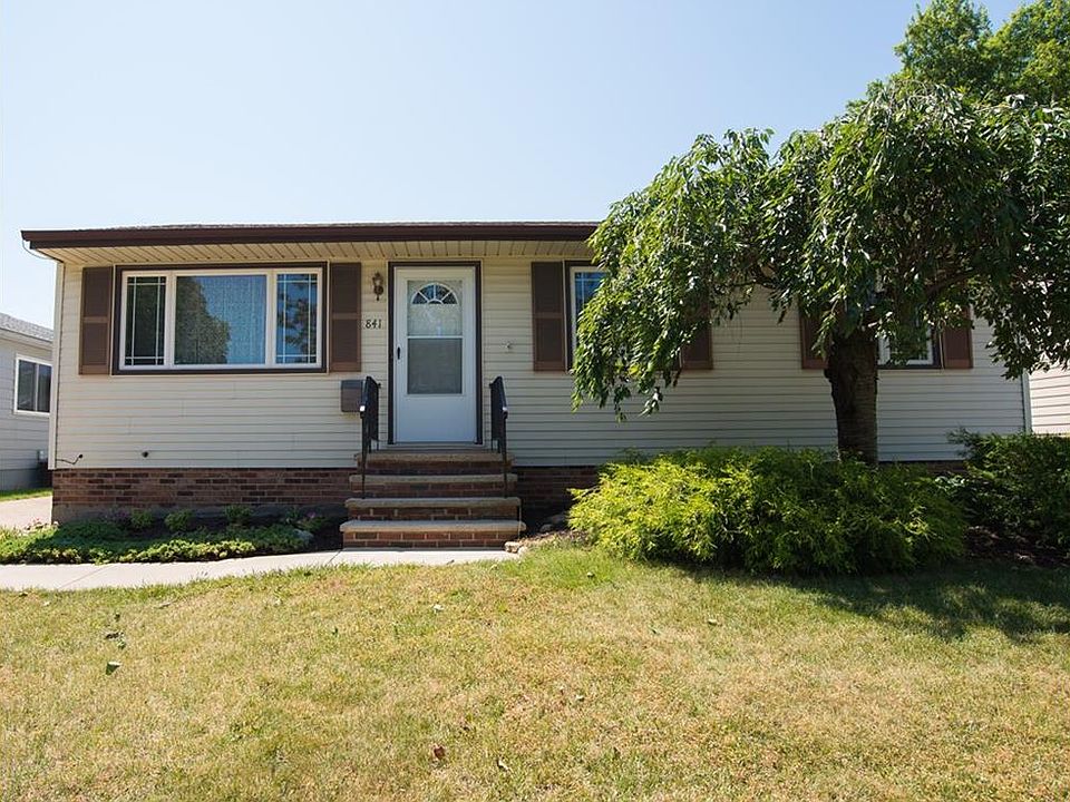 1st image of 841 Pelley Dr