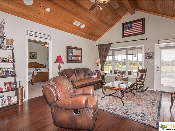 4th image of 211 County Road 317