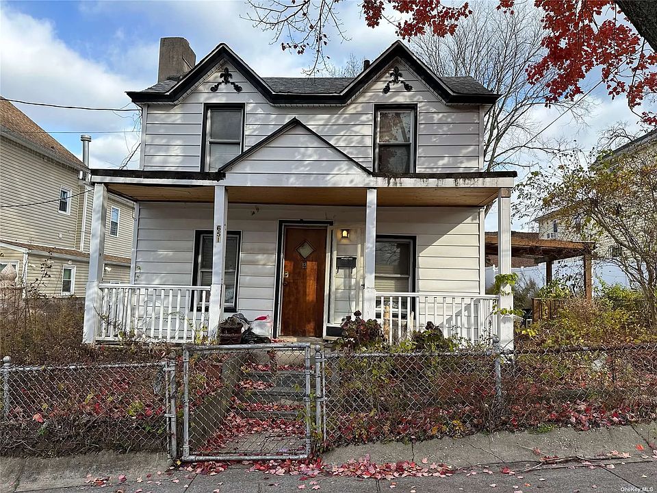 1st image of 651 E 219th St