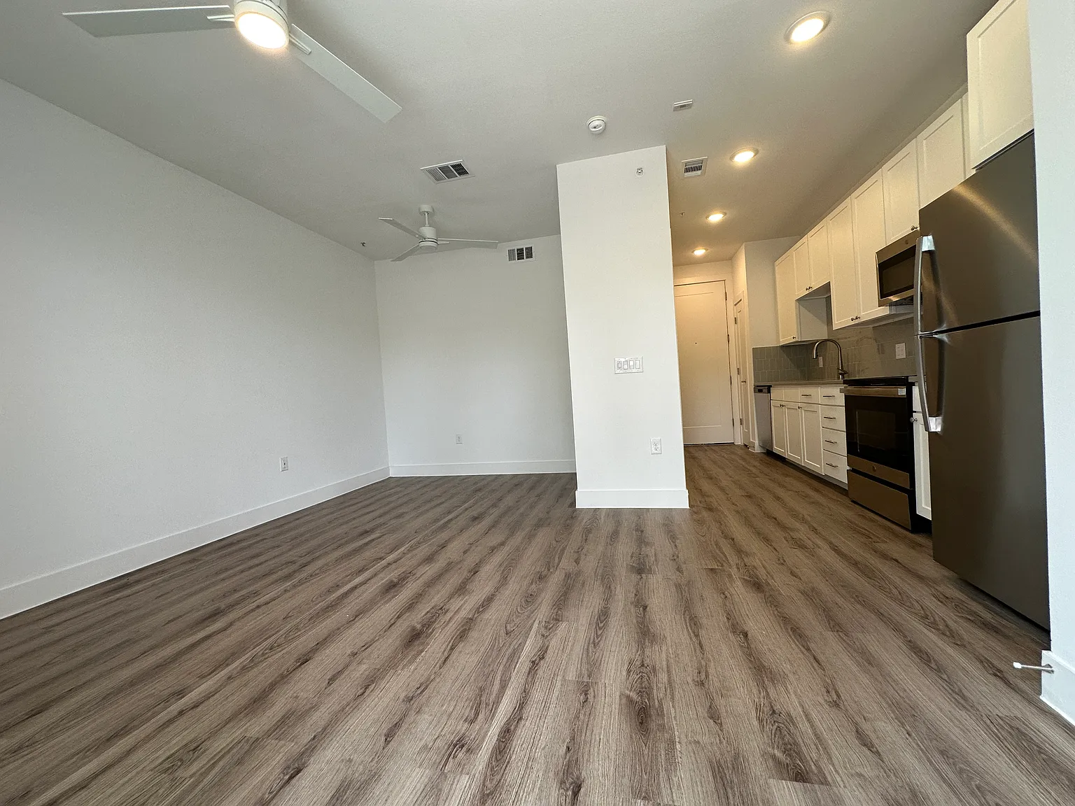 E Riverside Dr, Austin — Photo 2