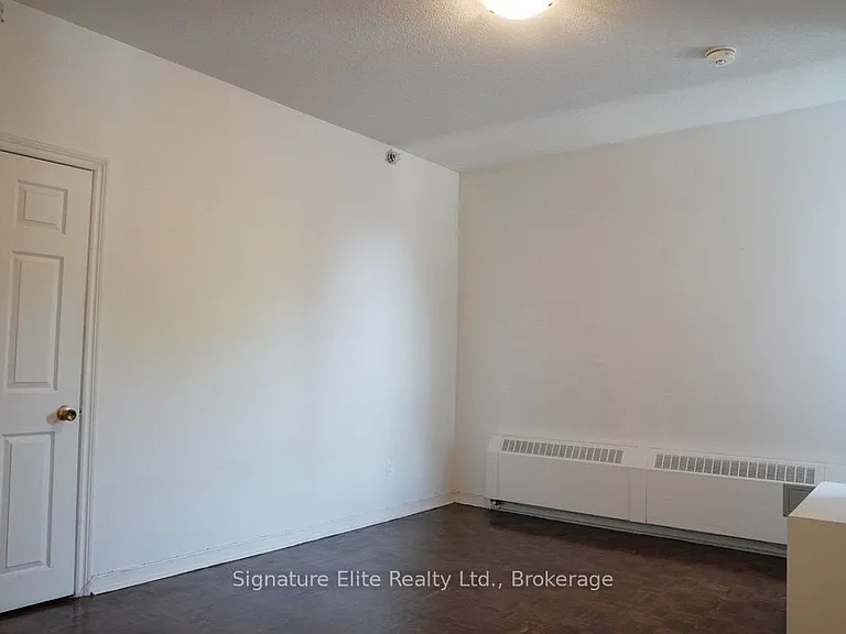 529 Danforth Ave #2 — Photo 4