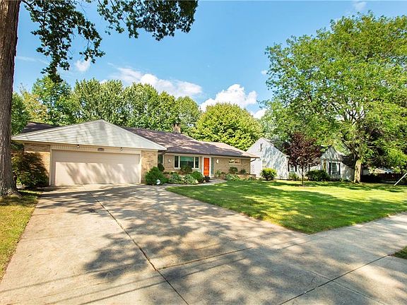 2nd image of 22576 Locust Ln