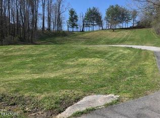 233 Smith Oaks Ln, Jacksboro, TN 37757