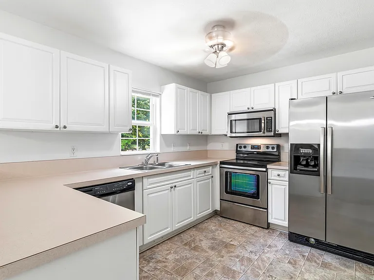 1113 Green Knoll Dr — Photo 12