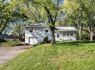 3900 Overlook Dr, Bloomington, MN 55437