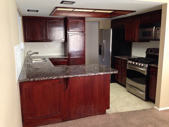 2nd image of 5071 Celebrity Cir