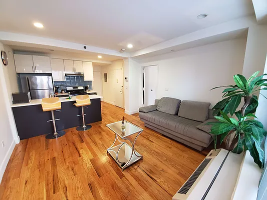 Rented by Bahar Management | media 10