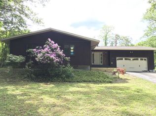 31 Wildwood Dr, Poughkeepsie, NY 12603