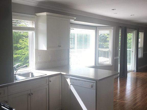 3rd image of 3263 McKinley Dr