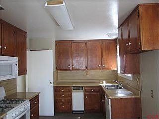 3rd image of 812 E El Camino St