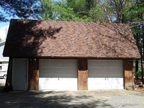 Detached Garage