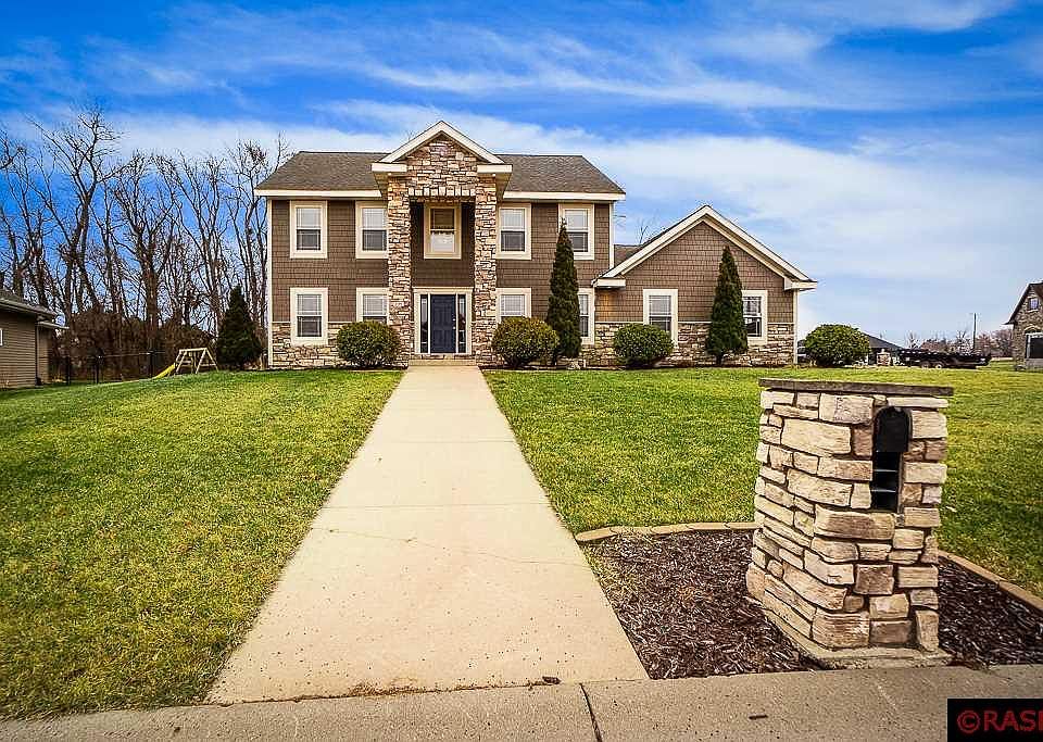 1st image of 109 Hidden Oaks Cir