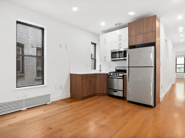 211 Eighth Avenue image 1 of 11